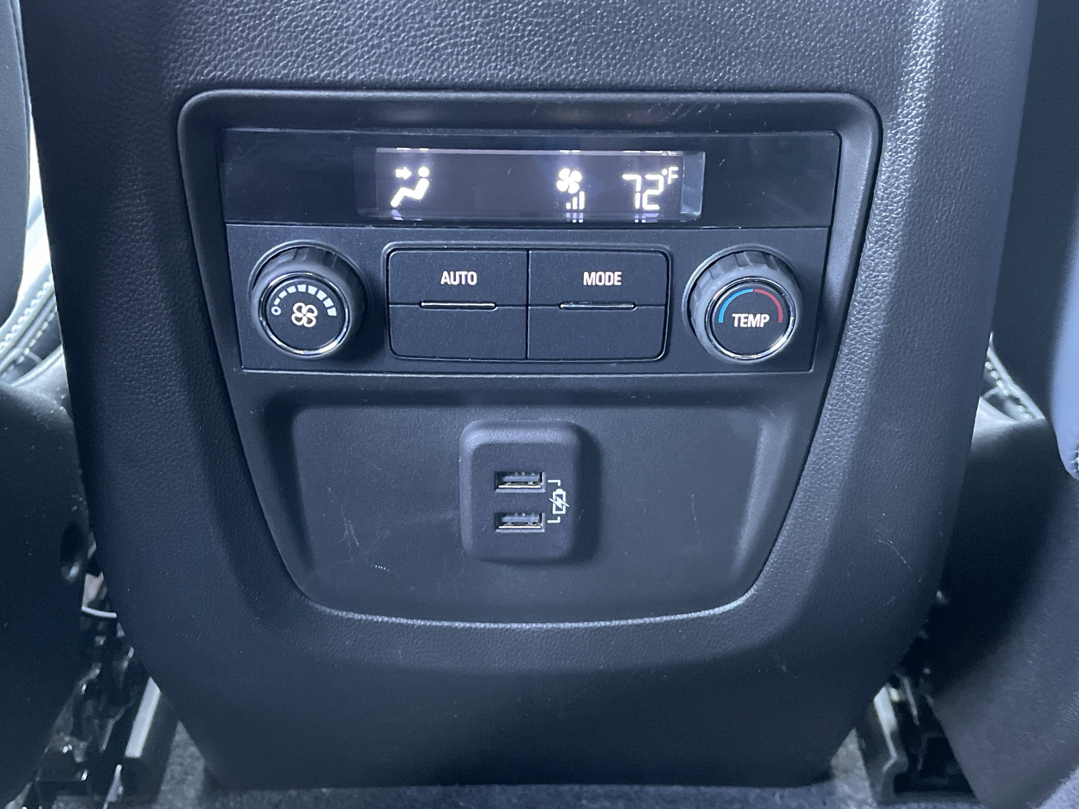 Used 2023 Buick Enclave Essence image 39