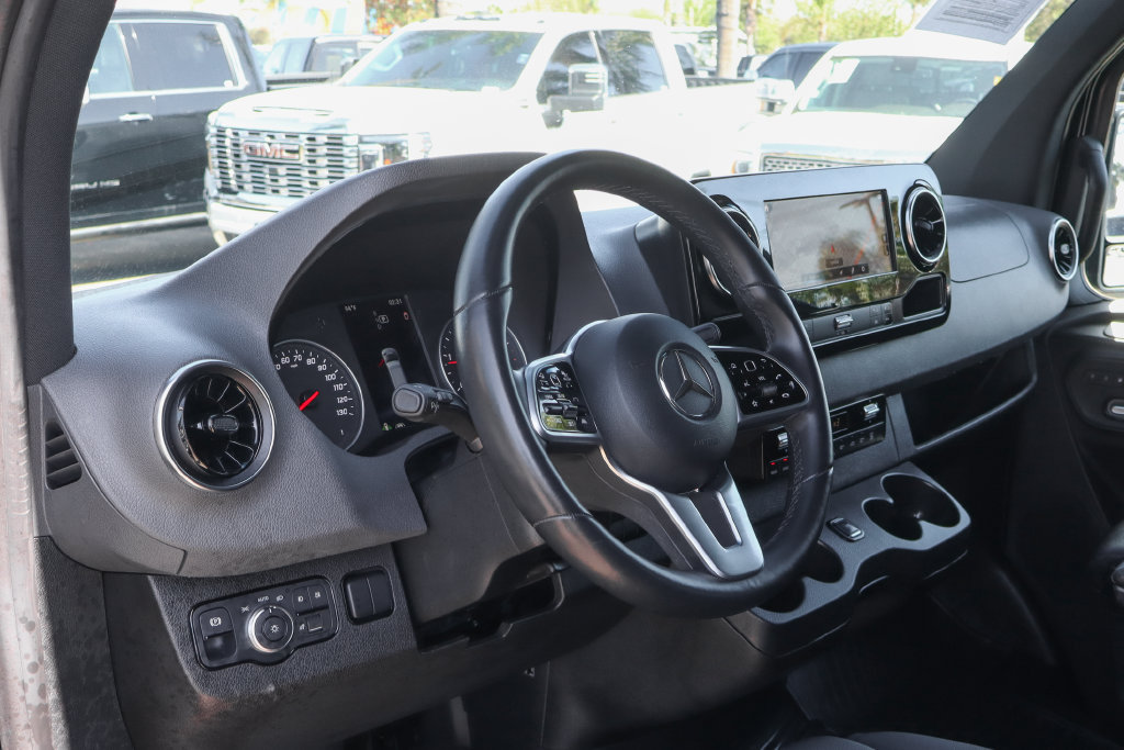 Used 2023 Mercedes-Benz Sprinter 2500 image 25