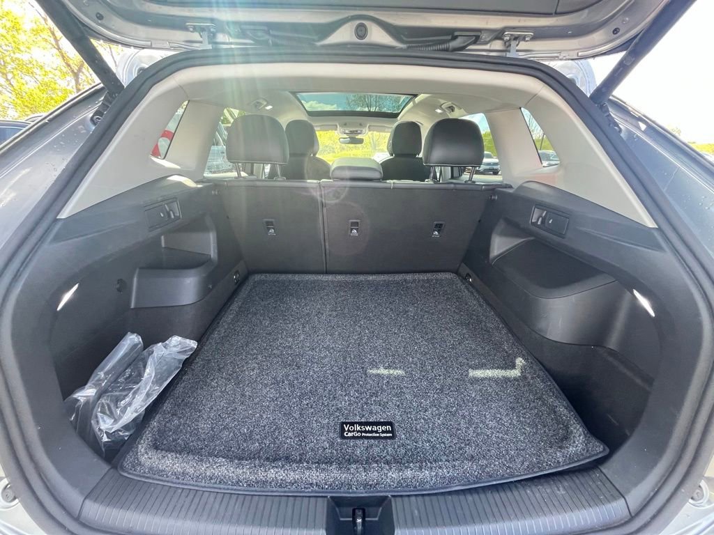 Certified 2025 Volkswagen Tiguan SE w/ Panoramic Sunroof Package AWD/4WD image 27