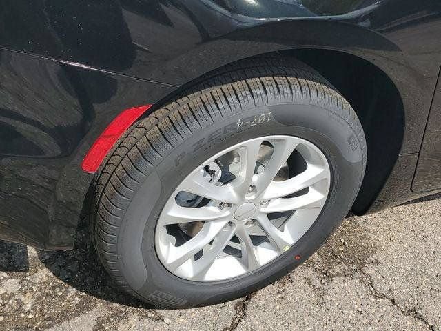 New 2027 Chrysler Pacifica Select AWD/4WD image 5