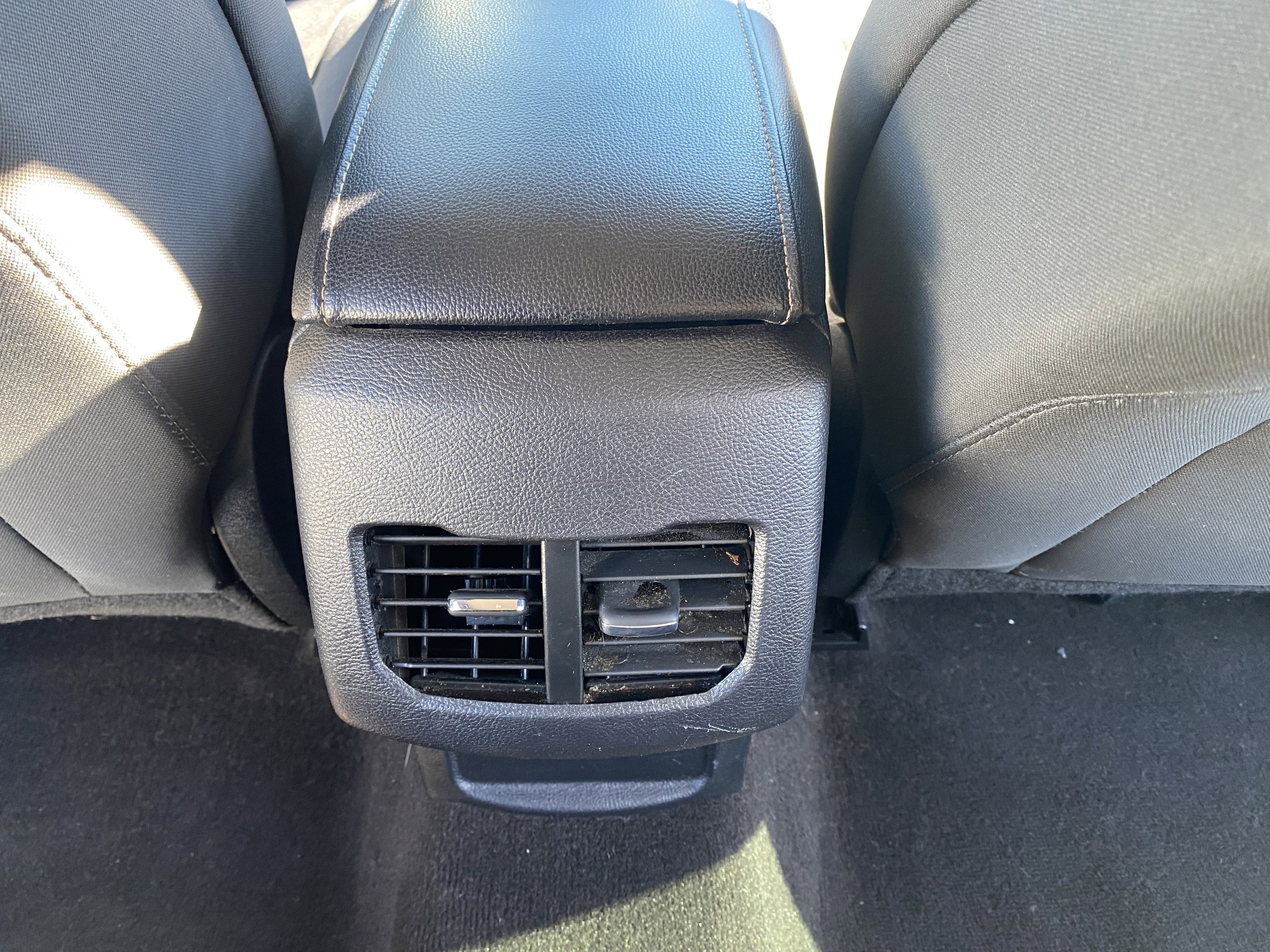 Used 2019 Ford Fusion SE image 24