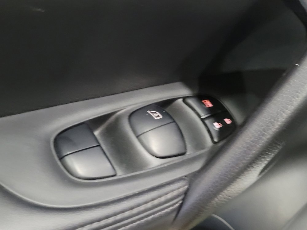 Used 2018 Nissan Rogue Sport S image 27