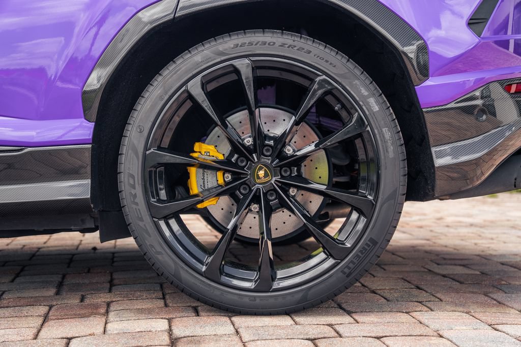 Used 2021 Lamborghini Urus AWD/4WD image 17