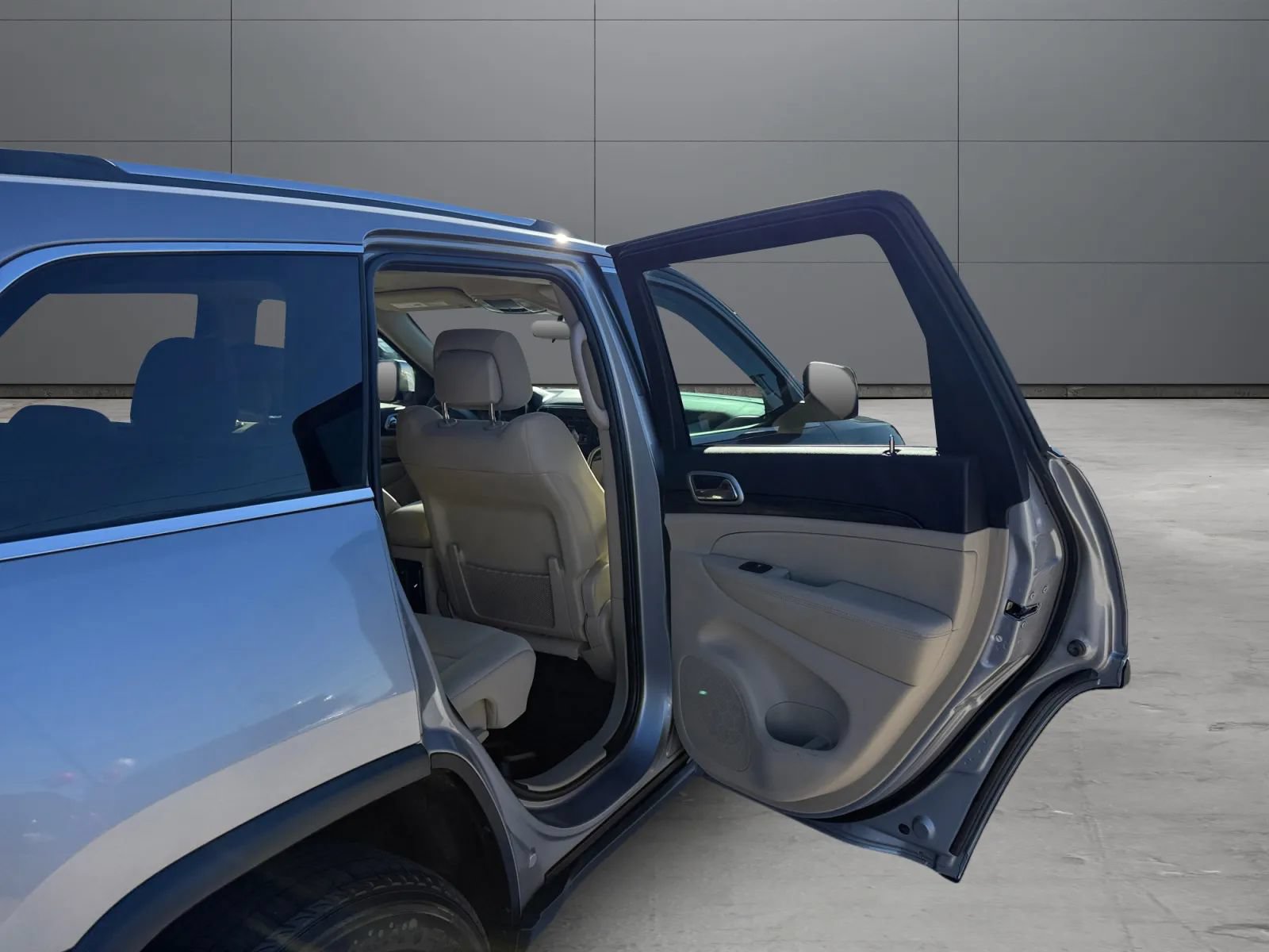 Used 2019 Jeep Grand Cherokee Laredo AWD/4WD image 20