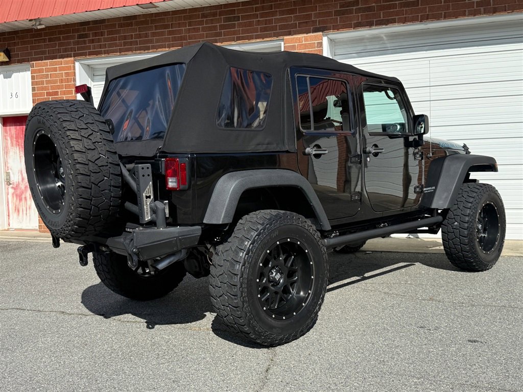 Used 2015 Jeep Wrangler Unlimited Rubicon w/ Dual Top Group image 38