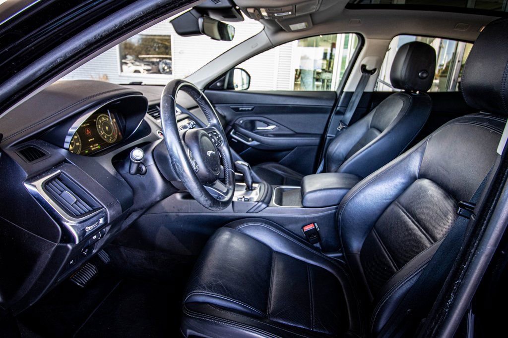 Used 2018 Jaguar E-PACE SE image 27