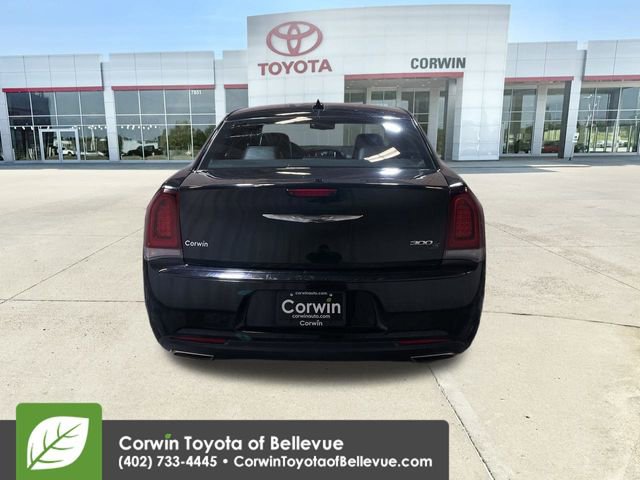 Used 2019 Chrysler 300 S image 7