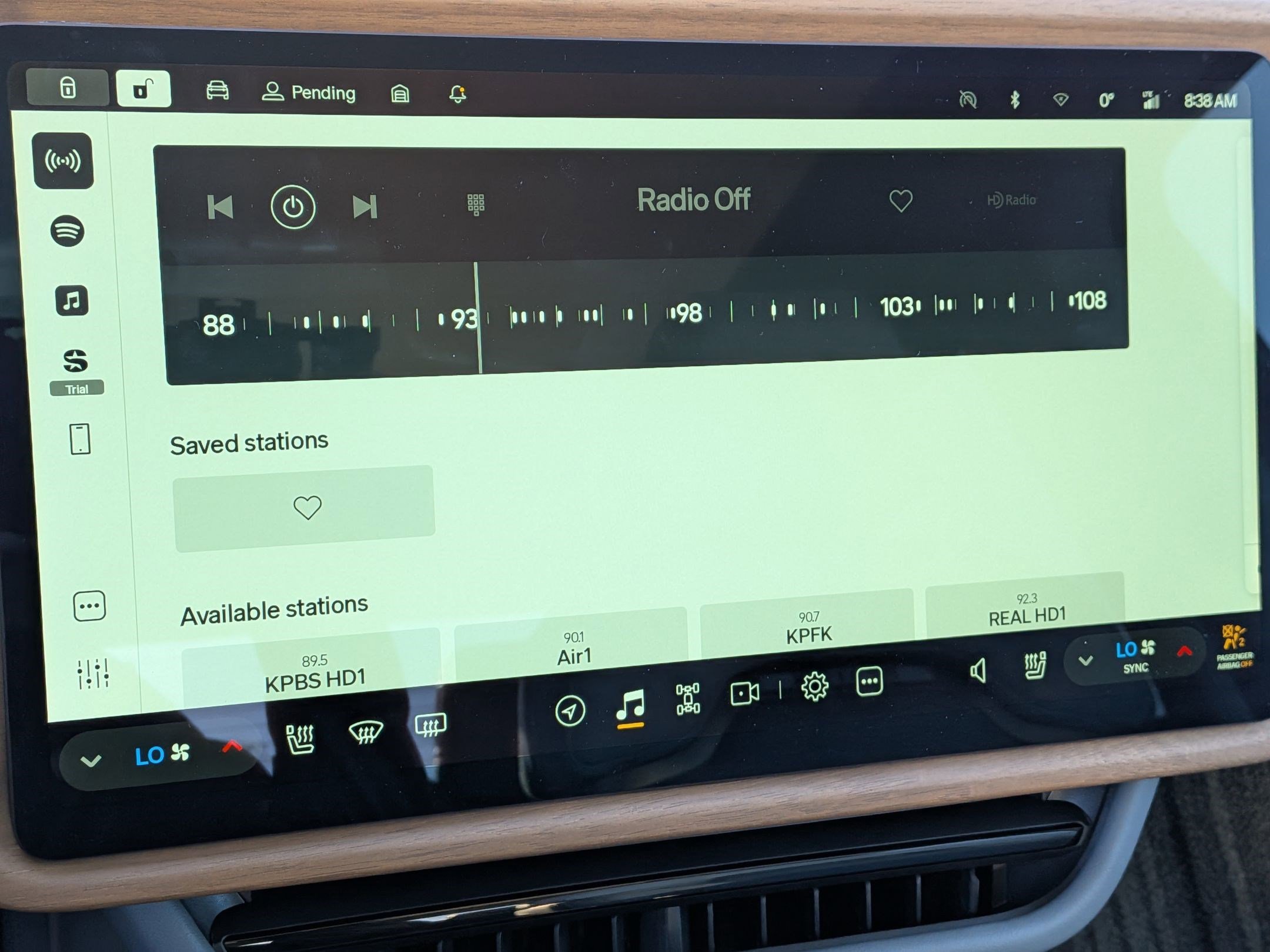 Used 2026 Rivian R1T Premium image 23