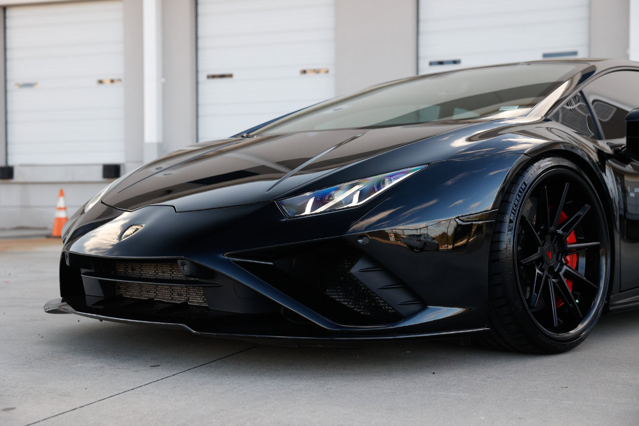Used 2020 Lamborghini Huracan EVO image 32