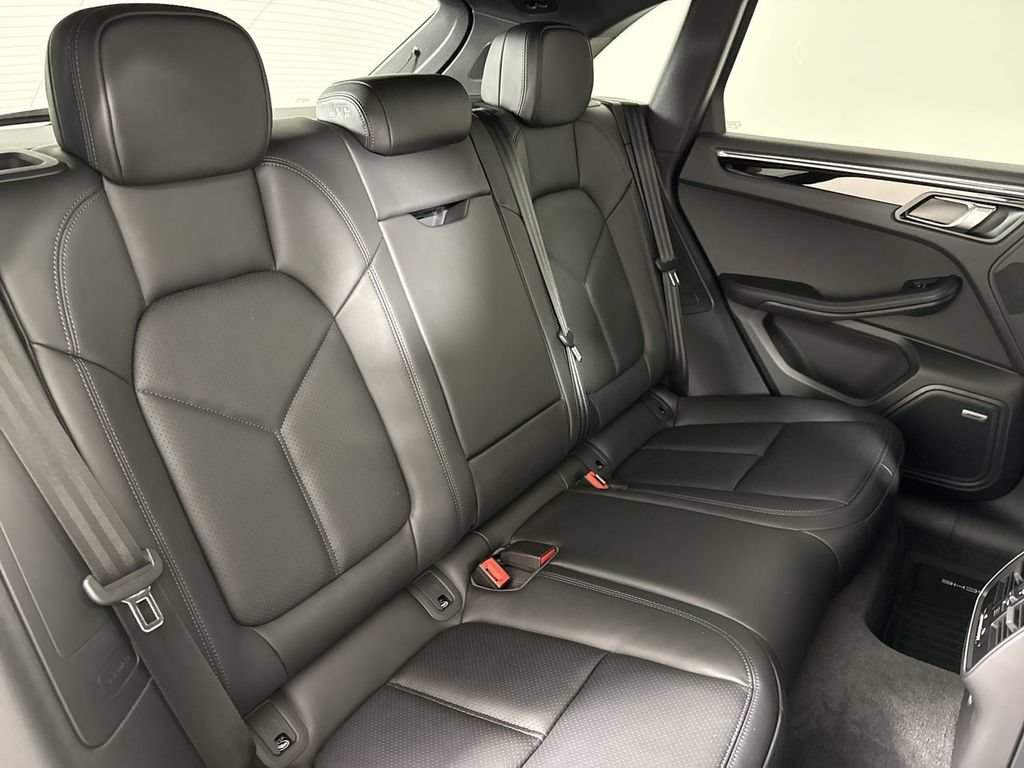 New 2026 Porsche Macan AWD/4WD image 23
