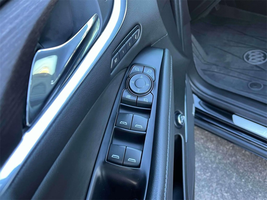 Used 2023 Buick Enclave Avenir w/ Avenir Technology Package image 23