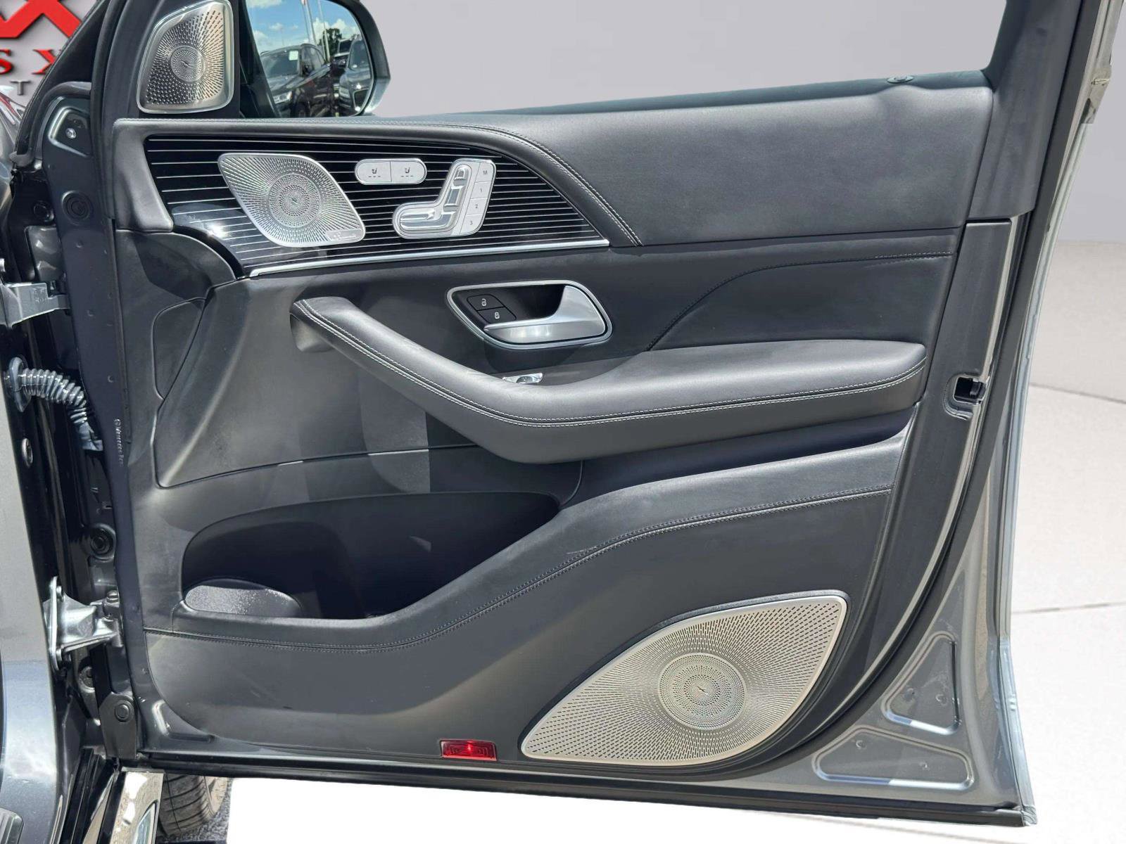 Used 2022 Mercedes-Benz Maybach GLS 600 4MATIC image 98
