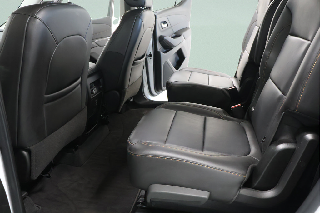 Used 2021 Chevrolet Traverse LT FWD image 27