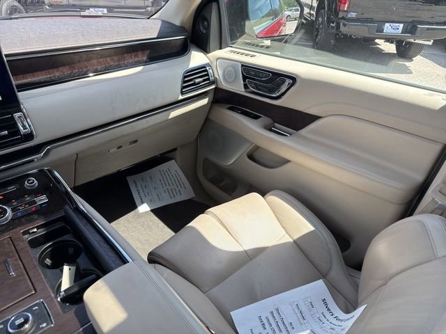 Used 2020 Lincoln Navigator Reserve w/ Luxury Package AWD/4WD image 20