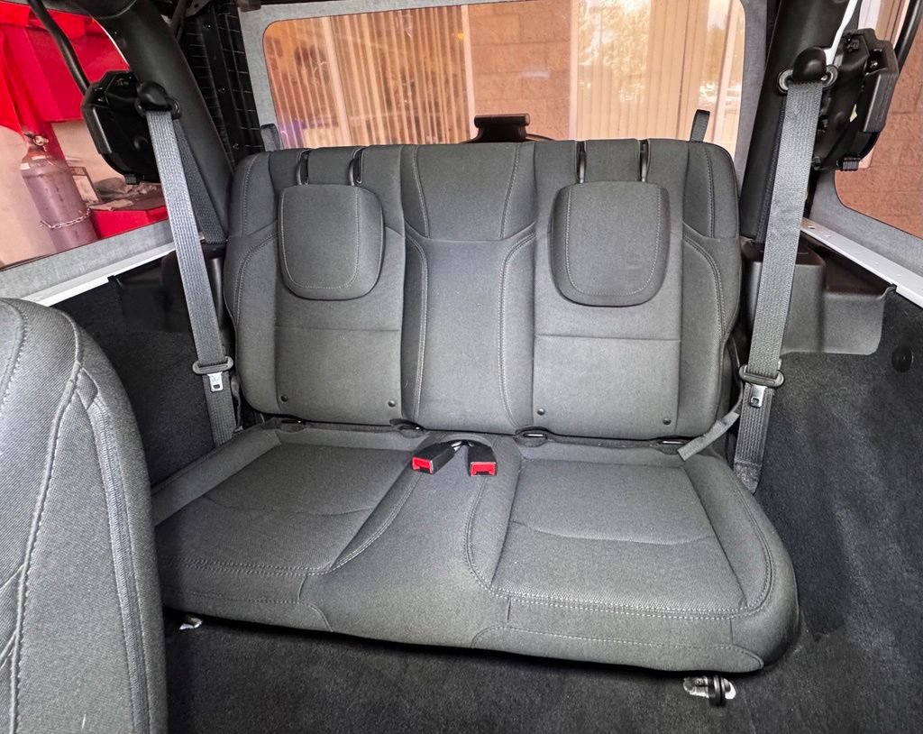 Used 2018 Jeep Wrangler Sport AWD/4WD image 40