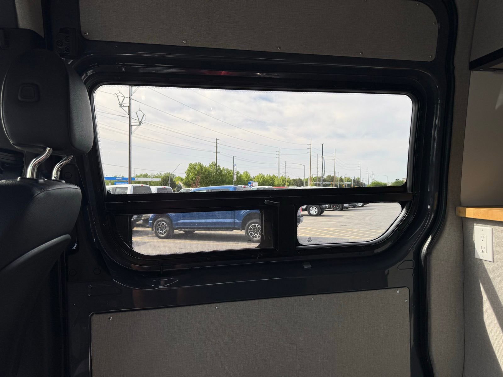 Used 2020 Mercedes-Benz Sprinter 2500 image 25