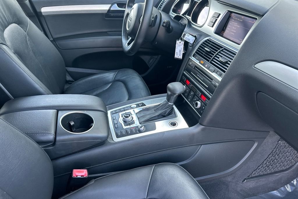 Used 2015 Audi Q7 3.0T S line Prestige w/ Sport Style Plus Package AWD/4WD image 17