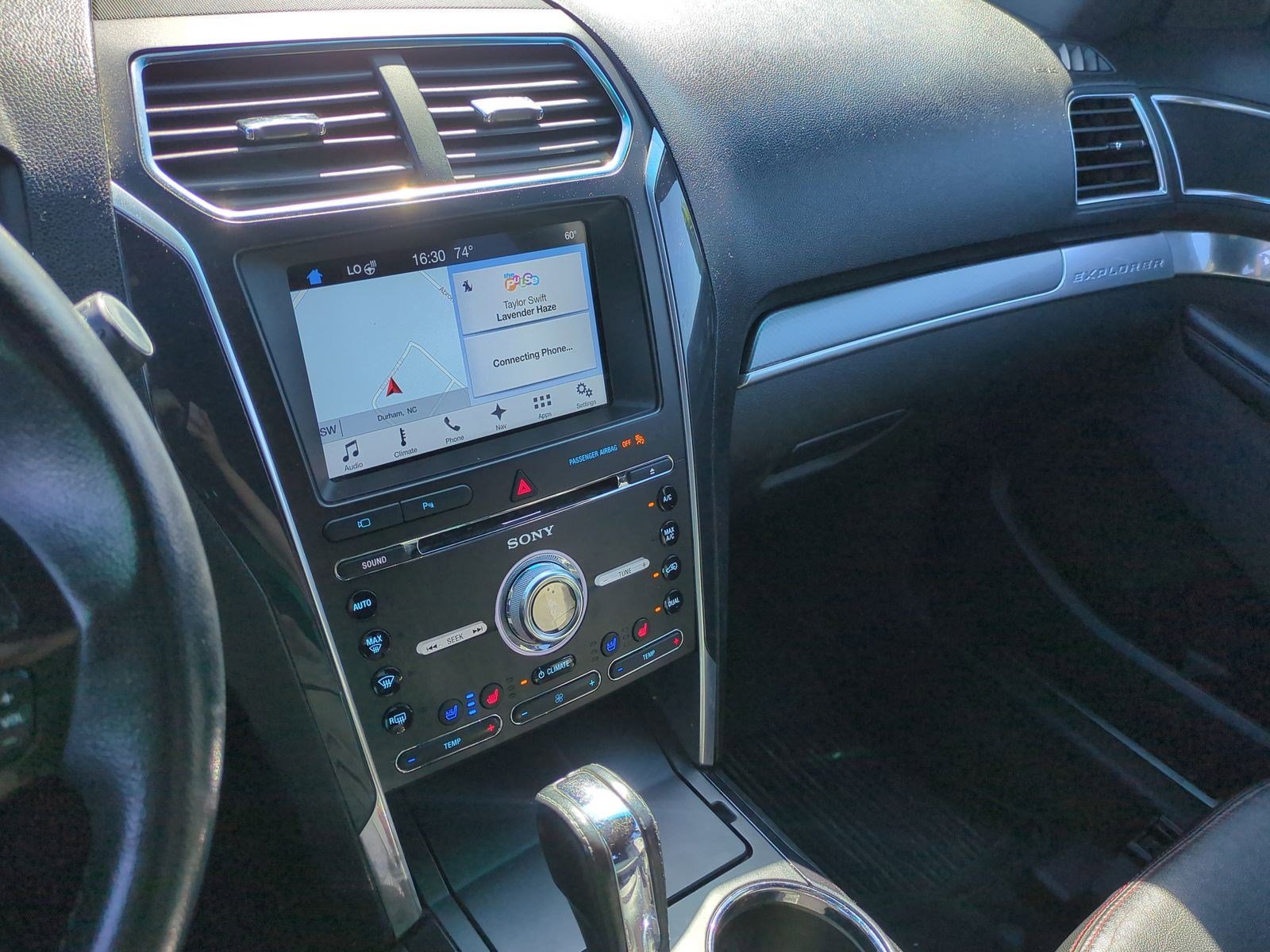 Used 2017 Ford Explorer Sport w/ Equipment Group 401A AWD/4WD image 29