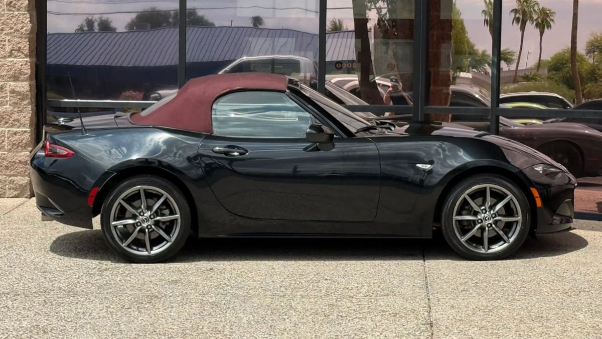 Used 2018 MAZDA MX-5 Miata Grand Touring RWD image 18