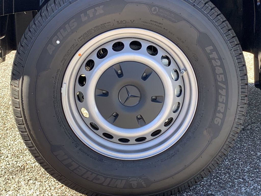 Used 2023 Mercedes-Benz Sprinter 2500 image 8