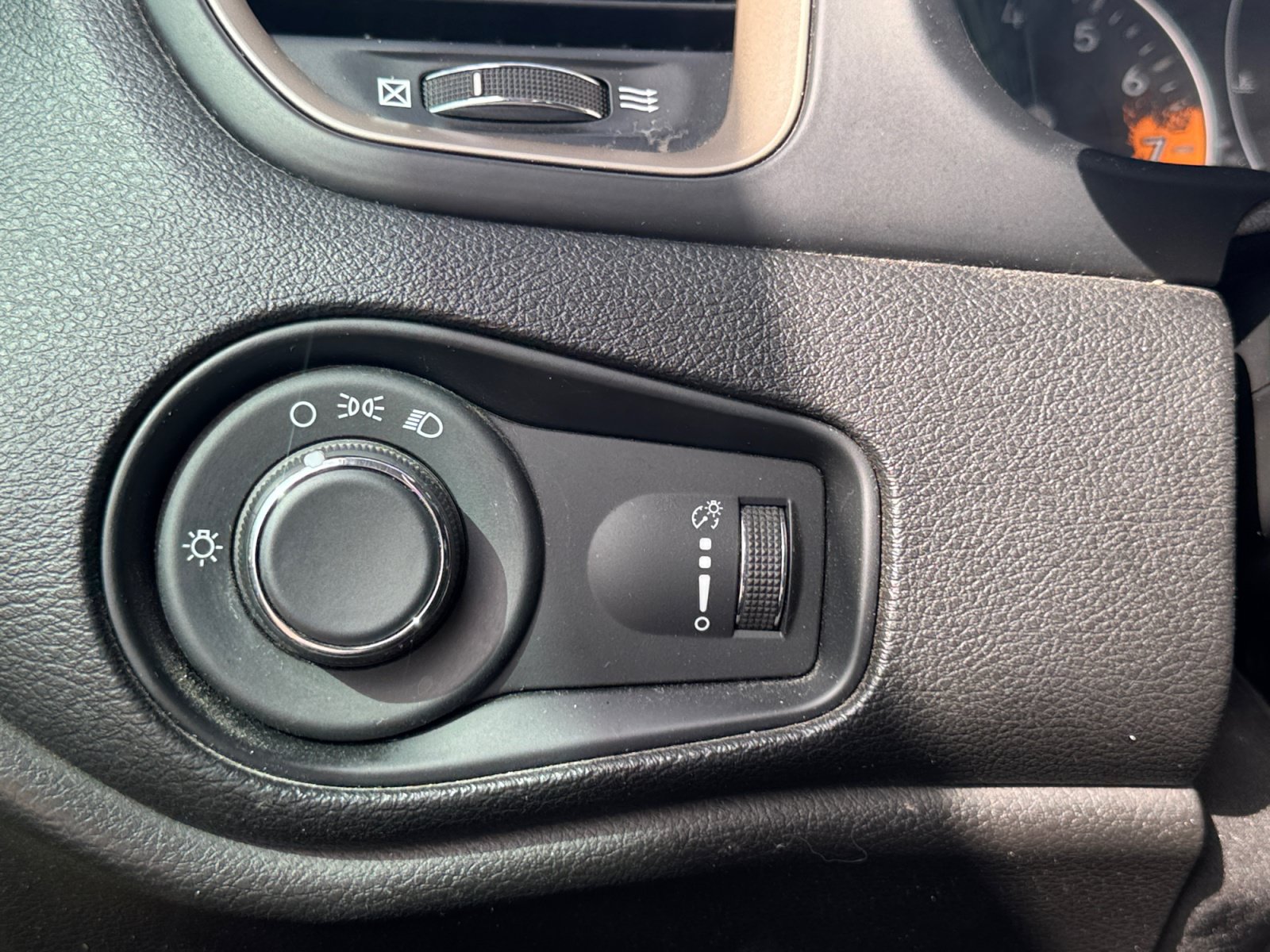 Used 2017 Jeep Renegade Sport w/ Power & Air Group AWD/4WD image 20