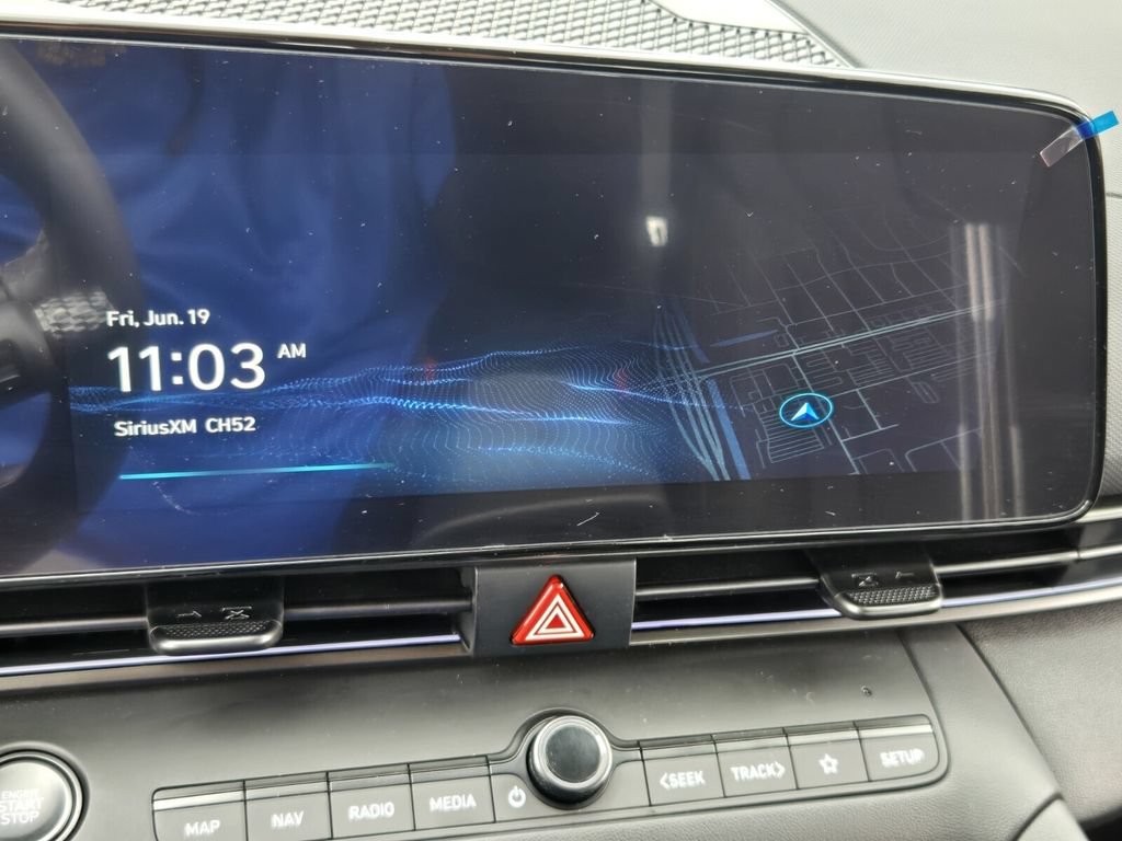 Certified 2025 Hyundai Elantra SEL FWD image 20