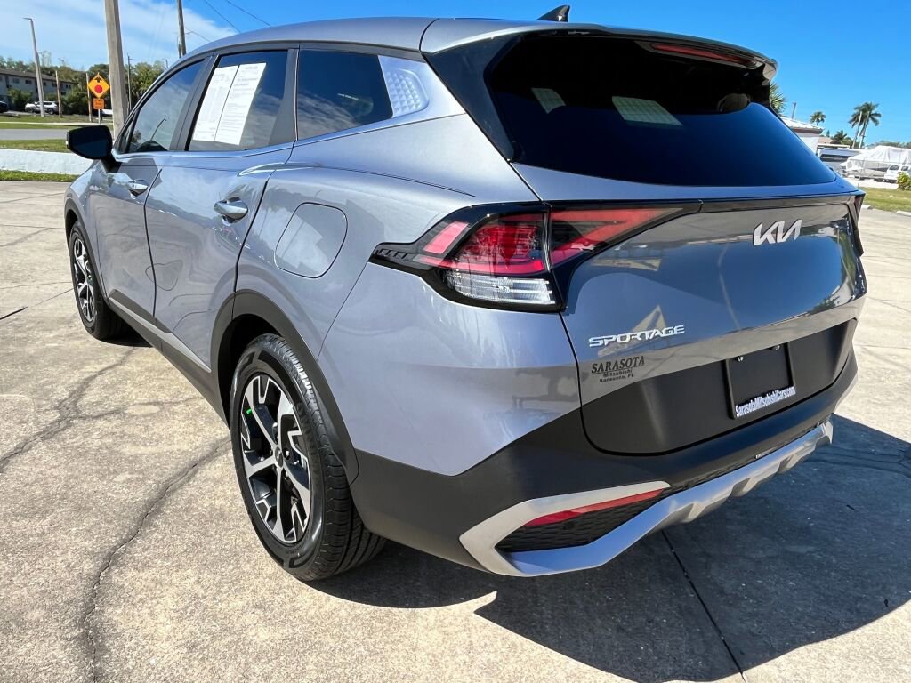 Used 2024 Kia Sportage EX FWD image 5