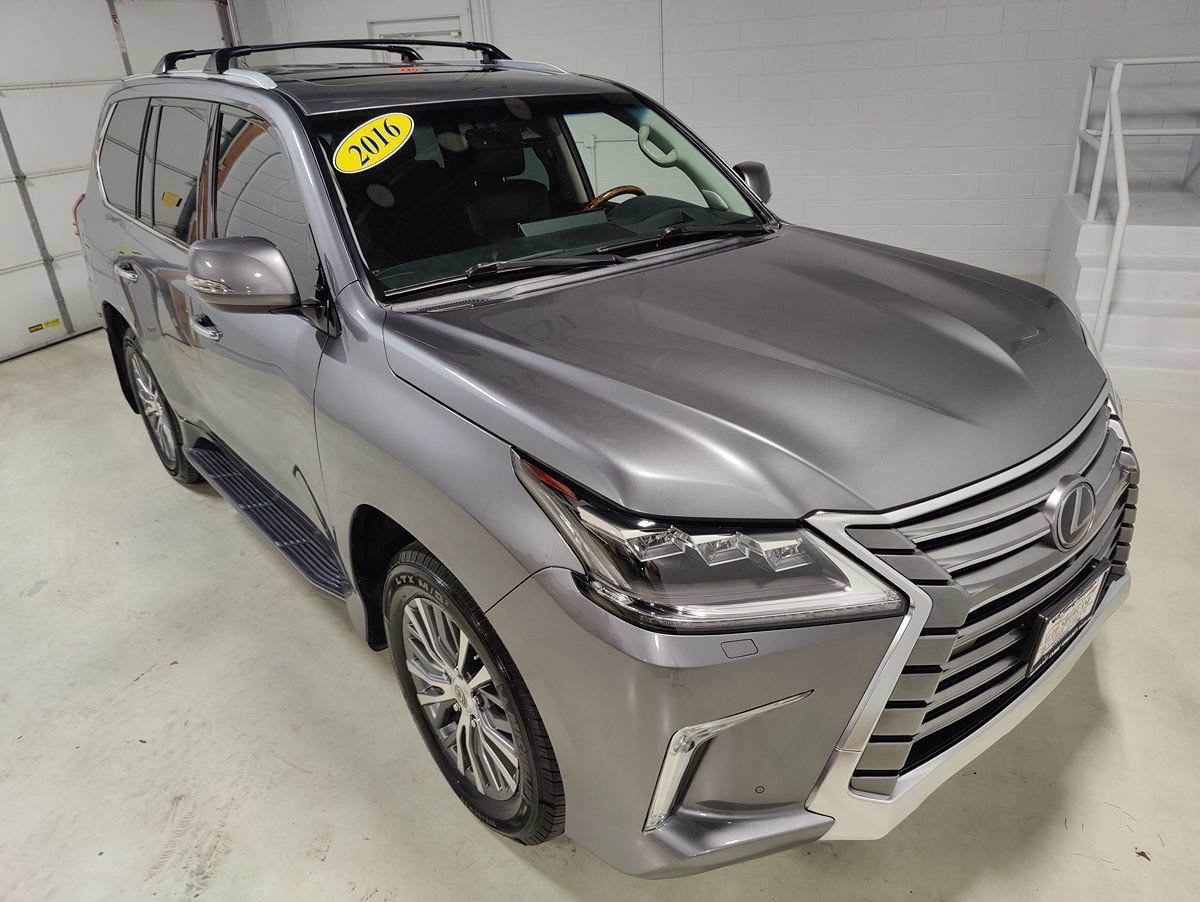 Used 2016 Lexus LX 570 4WD w/ Luxury Package image 2