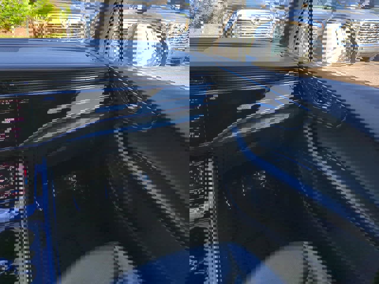 Used 2021 Audi Q7 3.0T Prestige image 16