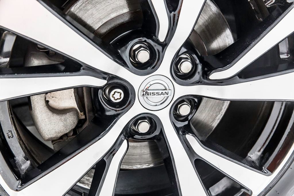 Used 2018 Nissan Maxima Platinum image 40