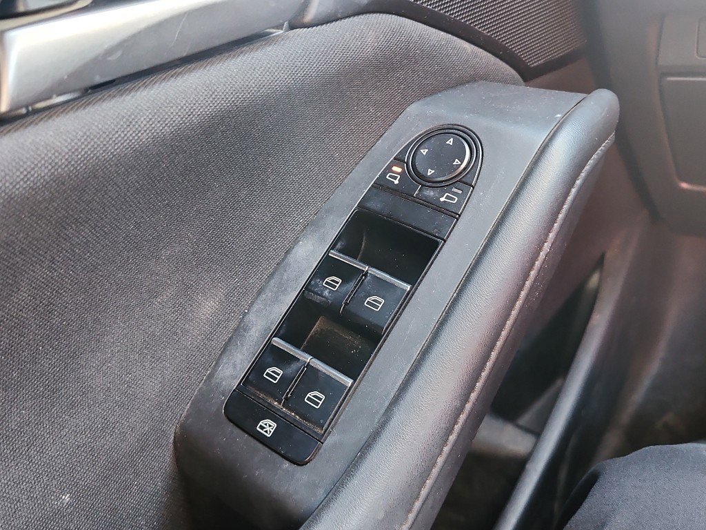 Used 2021 MAZDA MAZDA3 s image 24