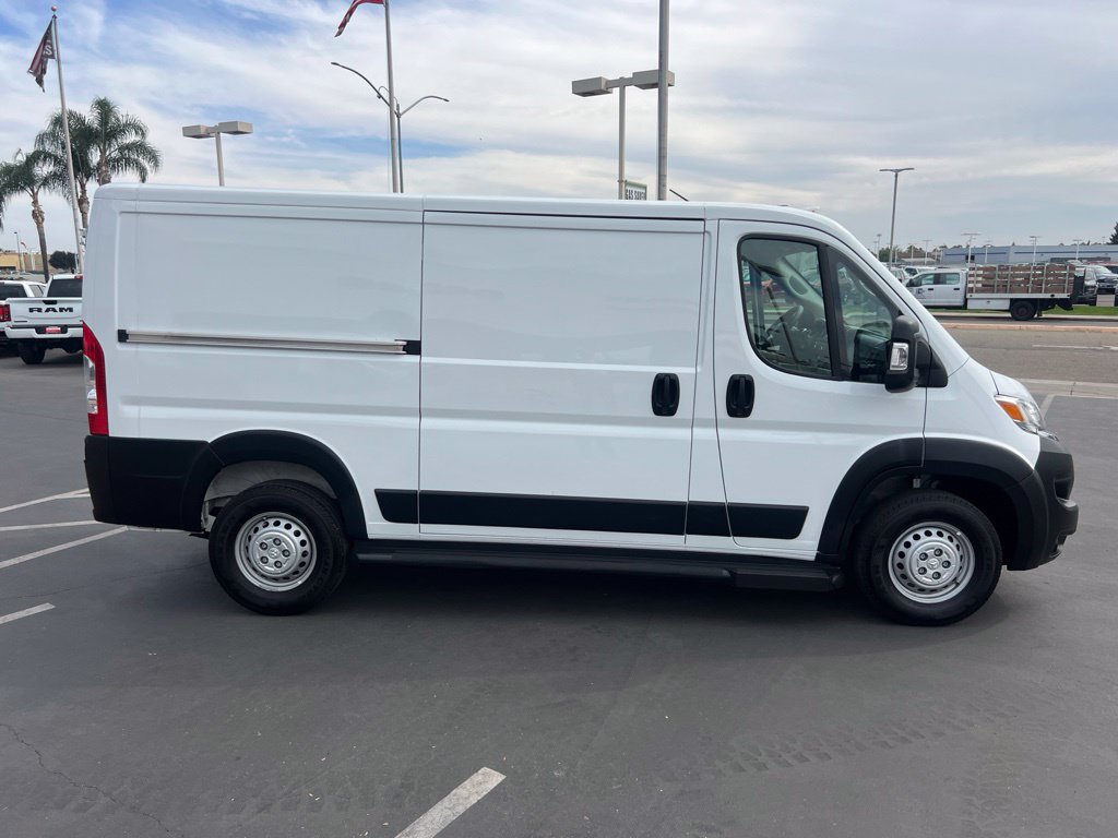Used 2025 RAM ProMaster 2500 w/ U-Haul Equipment Group FWD image 10