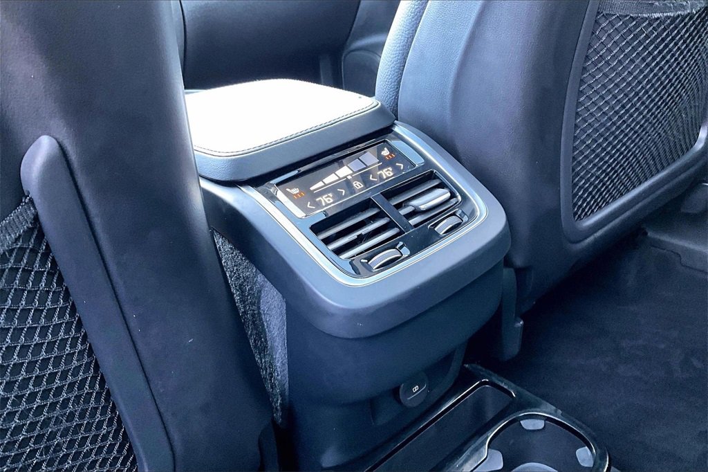 Used 2024 Volvo XC90 B6 Plus w/ Protection Package Premier image 10