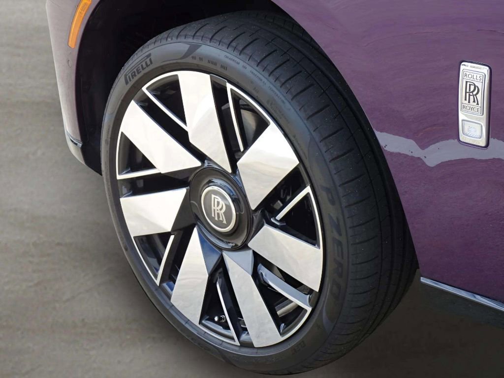 New 2025 Rolls-Royce Cullinan image 24