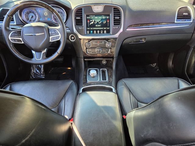 Used 2018 Chrysler 300 Limited image 11