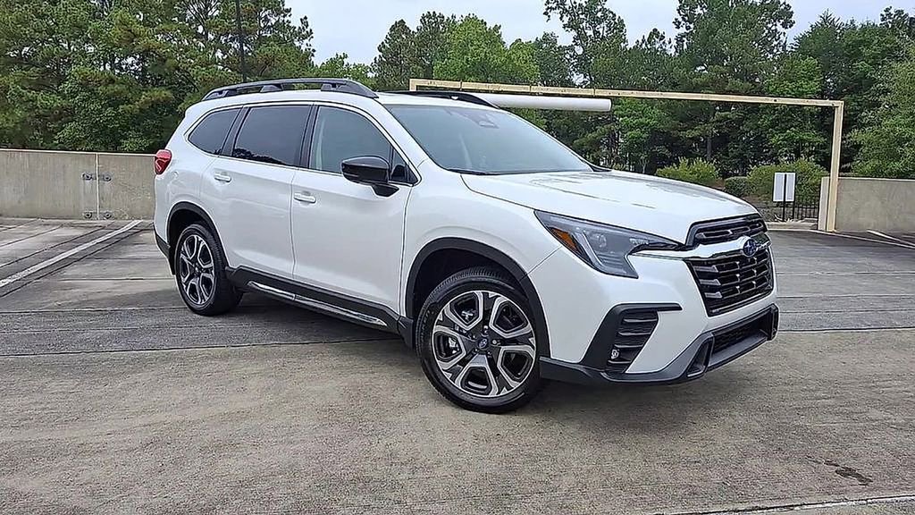 New 2025 Subaru Ascent Limited image 2