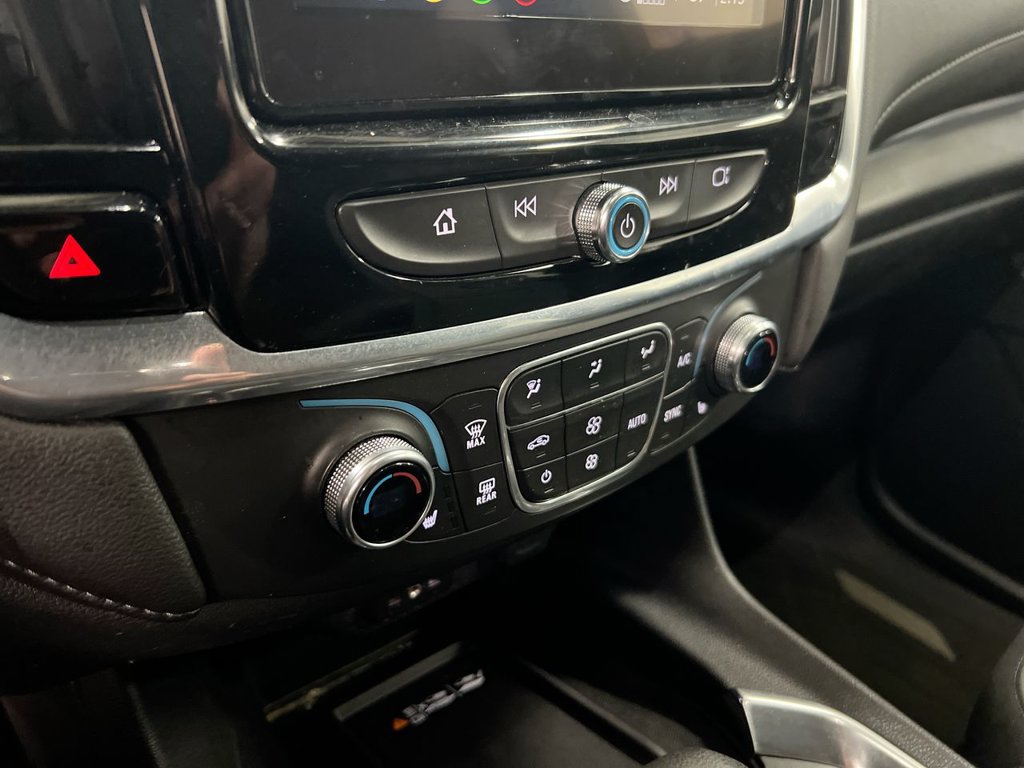 Used 2022 Chevrolet Traverse LT FWD image 15