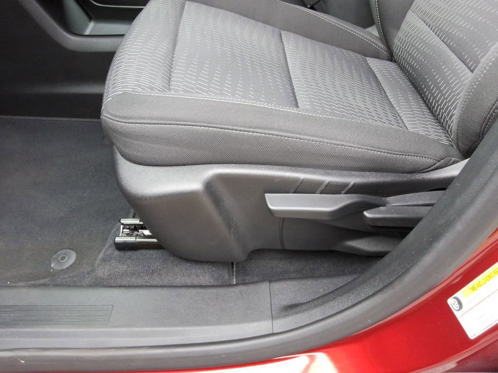 Used 2025 Chevrolet Equinox LT w/ Safety and Technology Package FWD image 24
