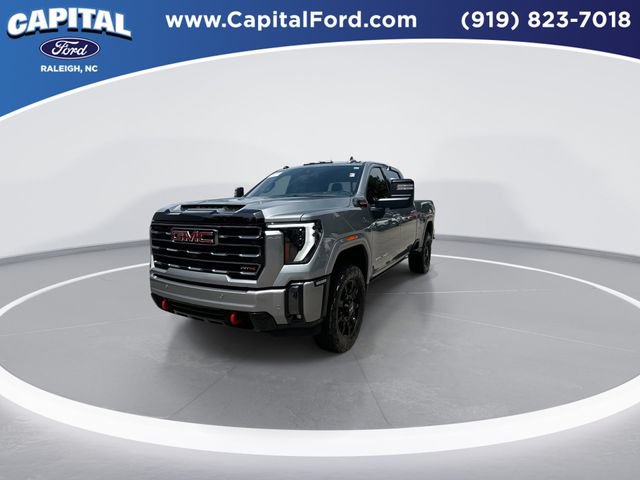 Used 2024 GMC Sierra 2500 AT4 w/ AT4 Preferred Package AWD/4WD image 4