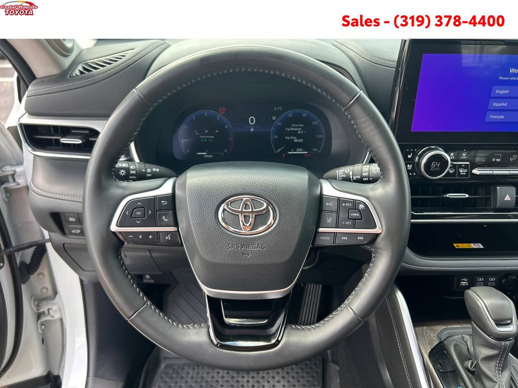 Certified 2024 Toyota Highlander Platinum AWD/4WD image 15