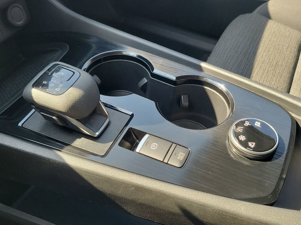 Used 2023 Nissan Rogue SV image 29