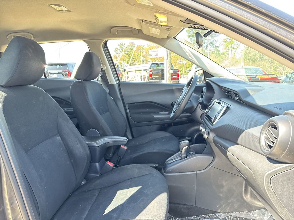 Used 2023 Nissan Kicks S image 21