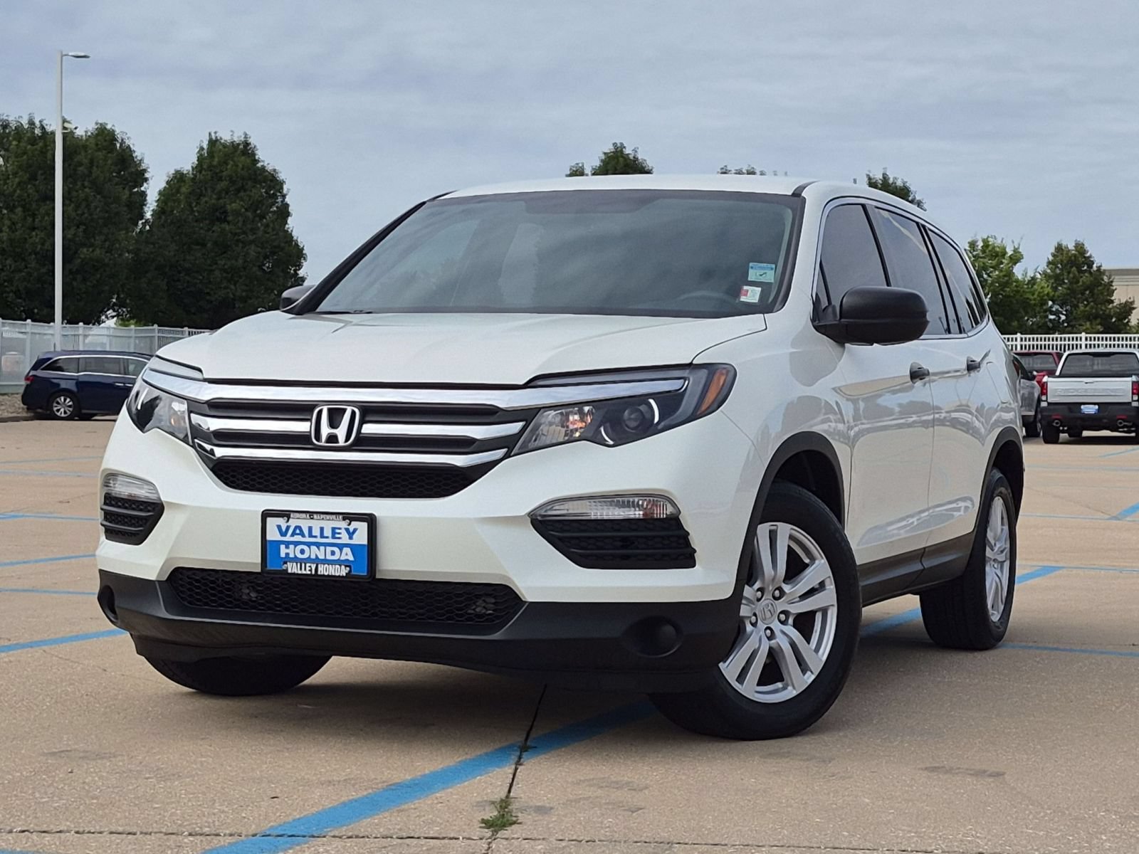 Used 2016 Honda Pilot LX image 2