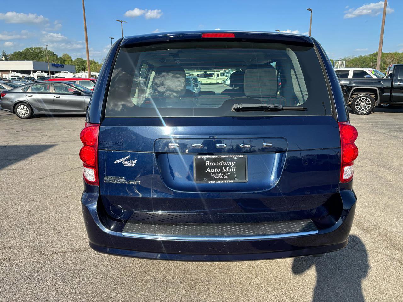 Used 2015 Dodge Grand Caravan American Value Package FWD image 4