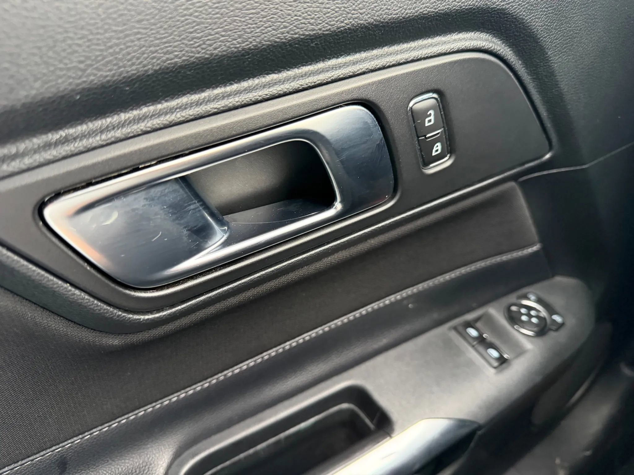 Used 2020 Ford Mustang Coupe image 31