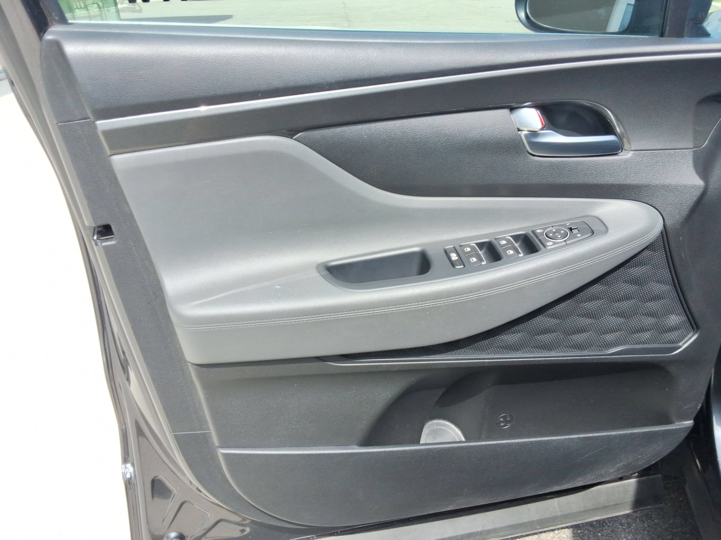 Used 2023 Hyundai Santa Fe SE w/ Cargo Package AWD/4WD image 22