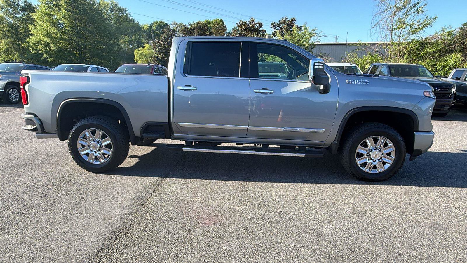 New 2026 Chevrolet Silverado 3500 High Country w/ High Country Premium Package AWD/4WD image 4