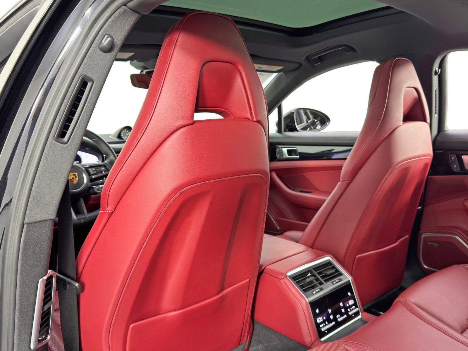 Used 2022 Porsche Panamera 4 w/ Premium Package AWD/4WD image 39