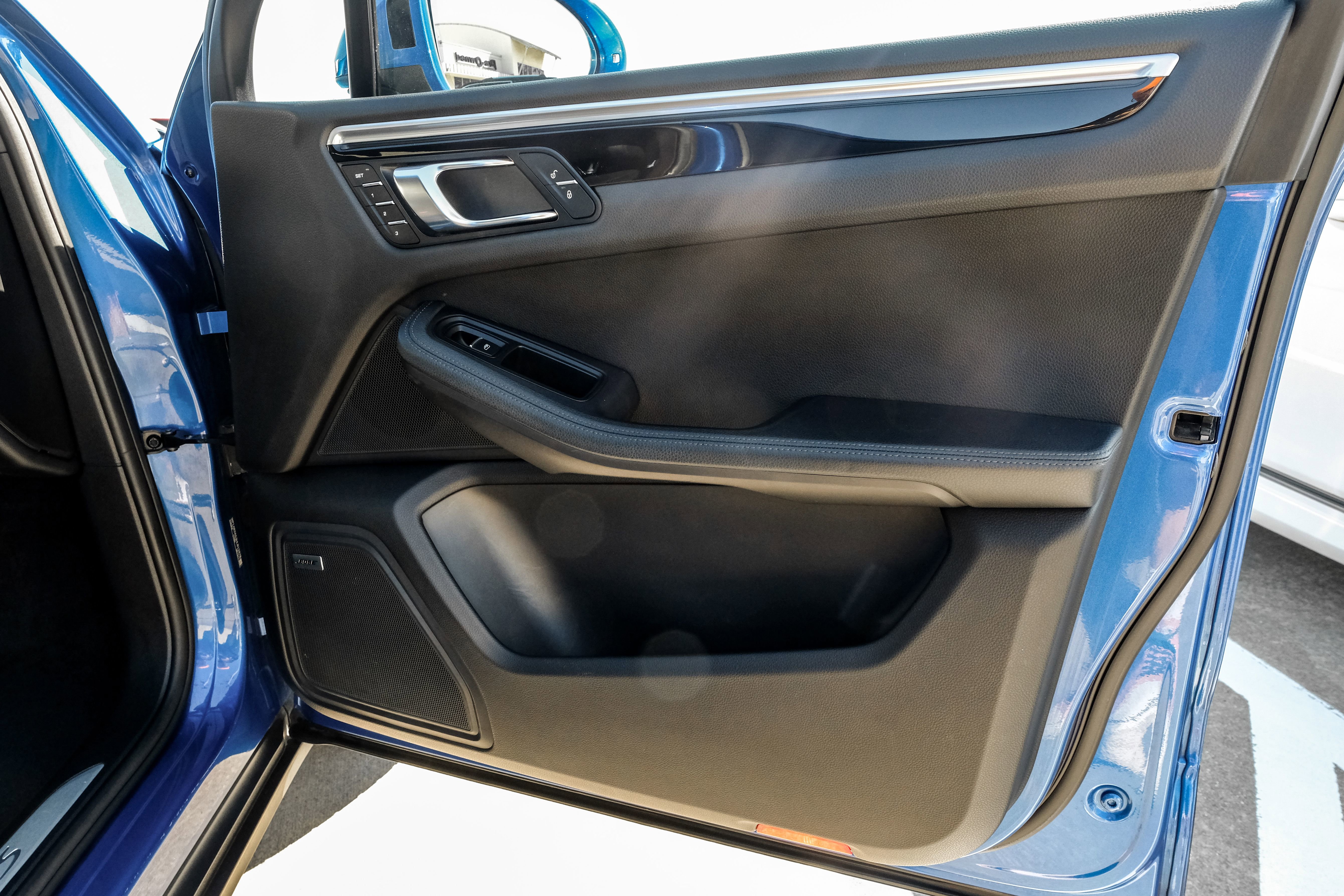 Used 2017 Porsche Macan S image 42