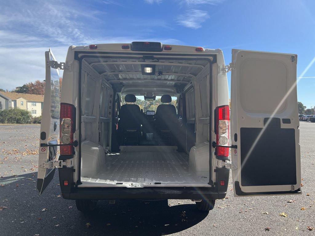 Used 2025 RAM ProMaster 2500 w/ Premium Convenience Group FWD image 10